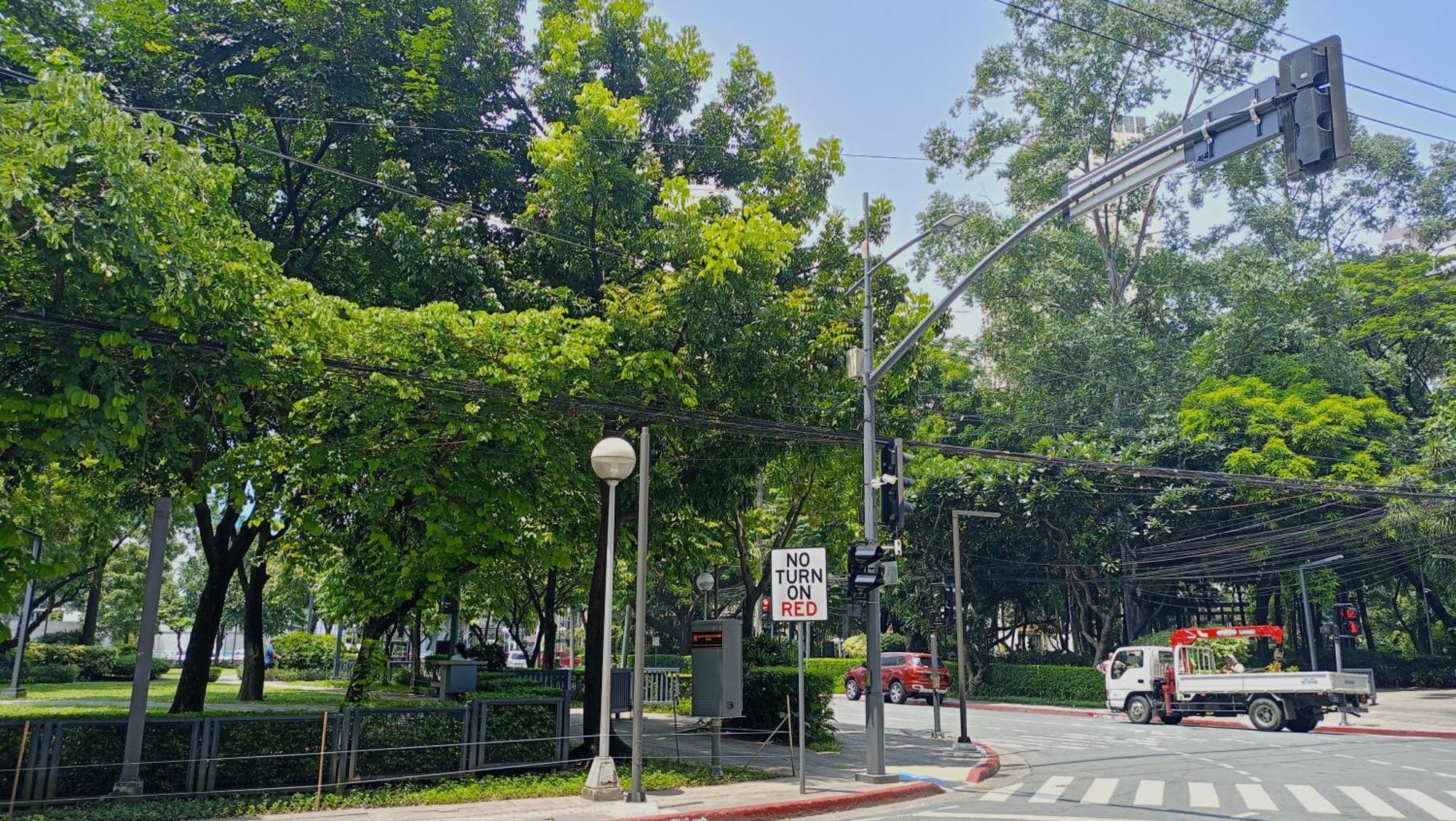 Kl Executive Greenbelt Manila Exterior photo
