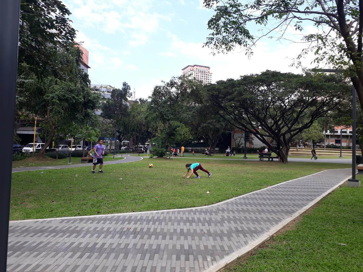 Kl Executive Greenbelt Manila Exterior photo